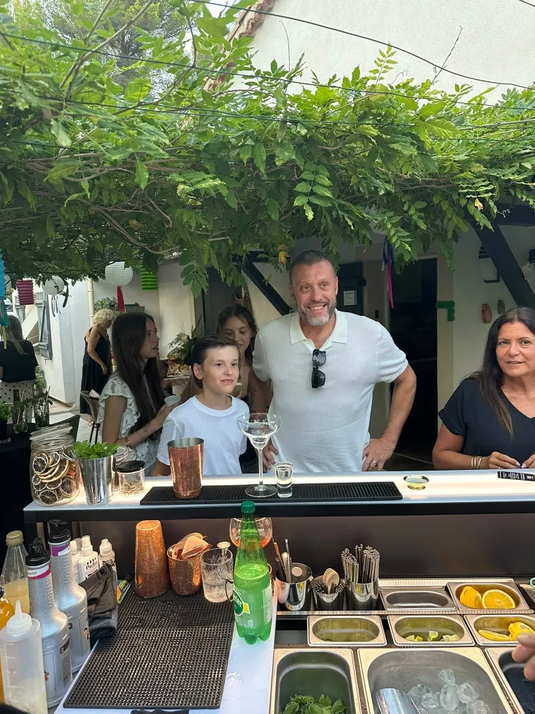 Barman Privé à La Ciotat : Retour sur l'Anniversaire des 50 ans de Xavier